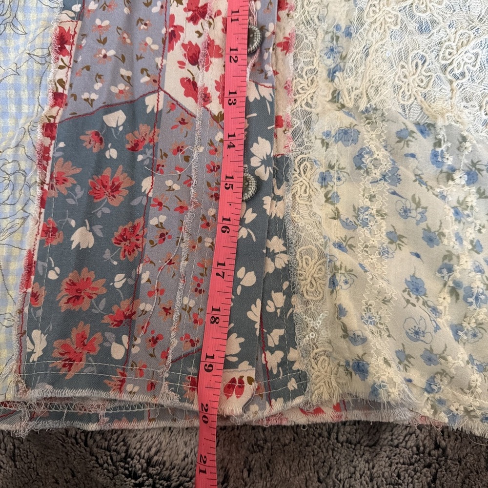 POL Patchwork Lace Sequin Cropped Button Up Shirt… - image 7